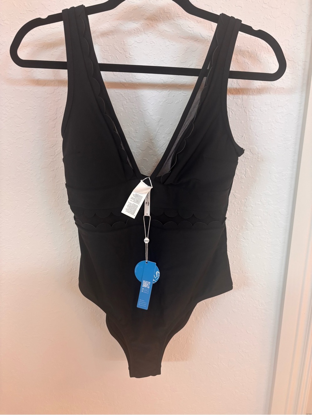 Cupshe NWT V-neck Swimsuit - Picture 8 of 10
